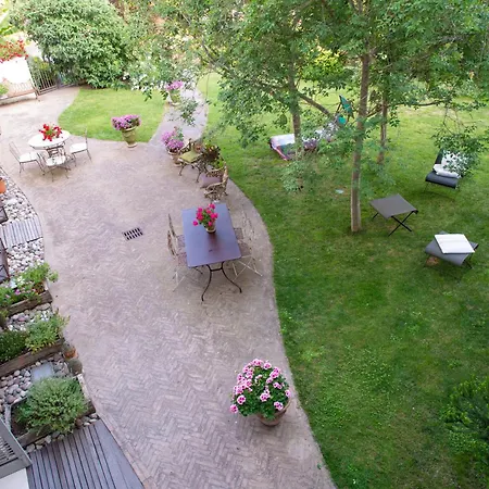 Au Petit Jardin Ravena