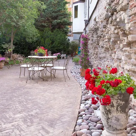 Pansiyon Au Petit Jardin Ravenna