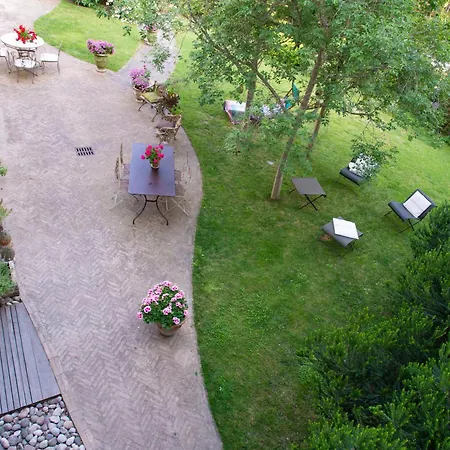 Au Petit Jardin Privatunterkunft