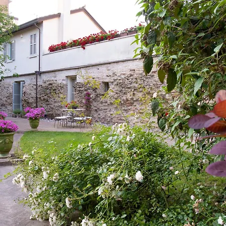 Privatunterkunft Au Petit Jardin Ravenna